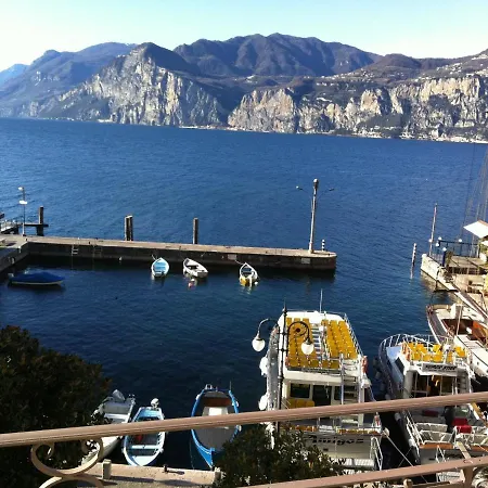 Charmante Front Apartment Malcesine